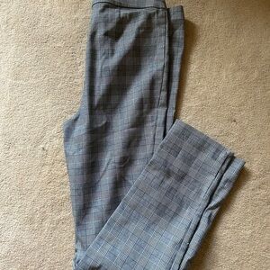 Violets & Roses pants grey plaid tone. Stretch fabric blends skinny legs. Sz 10